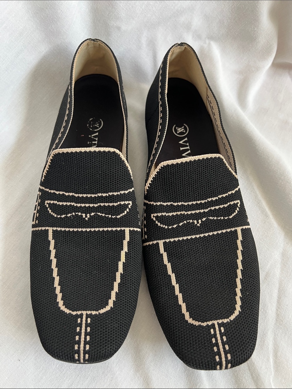 Vivaia Black Knit Slip-On Loafers with Beige Stitch Detailing